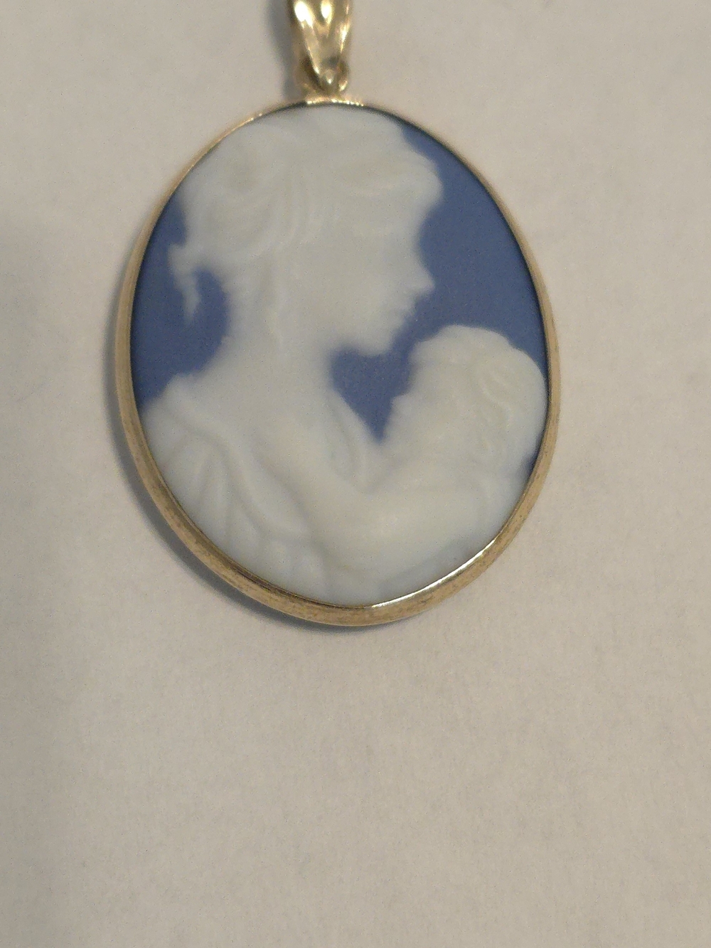 Blue Cameo Pendant with Matching Trinket Box - Classic Women's Jewelry - Picture 8 of 12